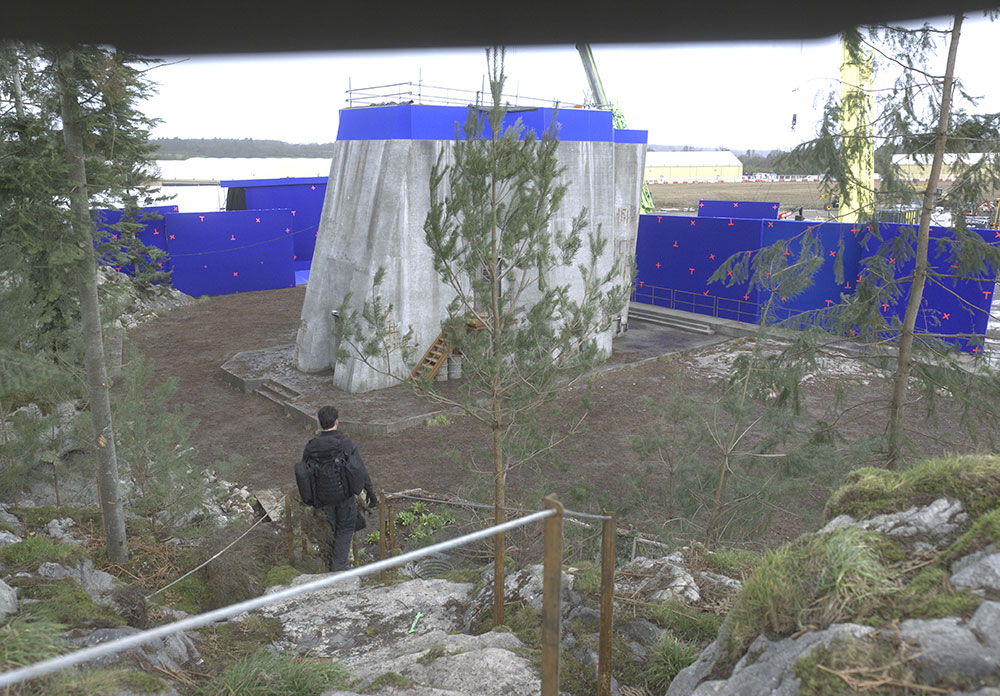 DNEG gorge tower base blue